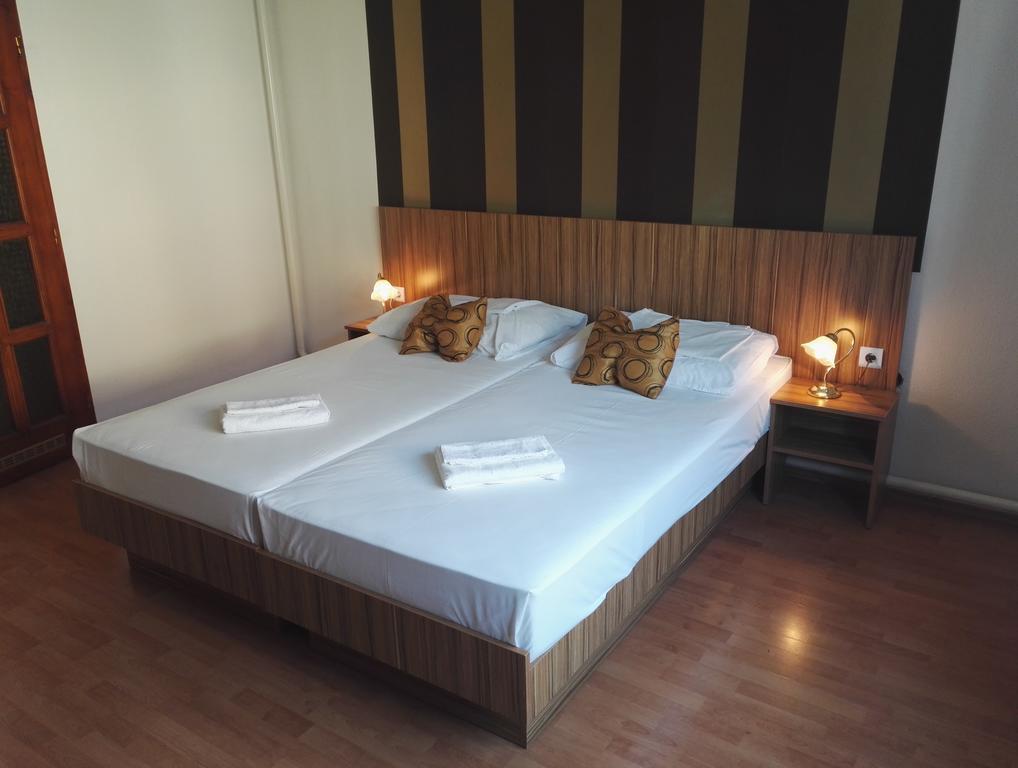 Hid Hotel Budapest Exteriör bild